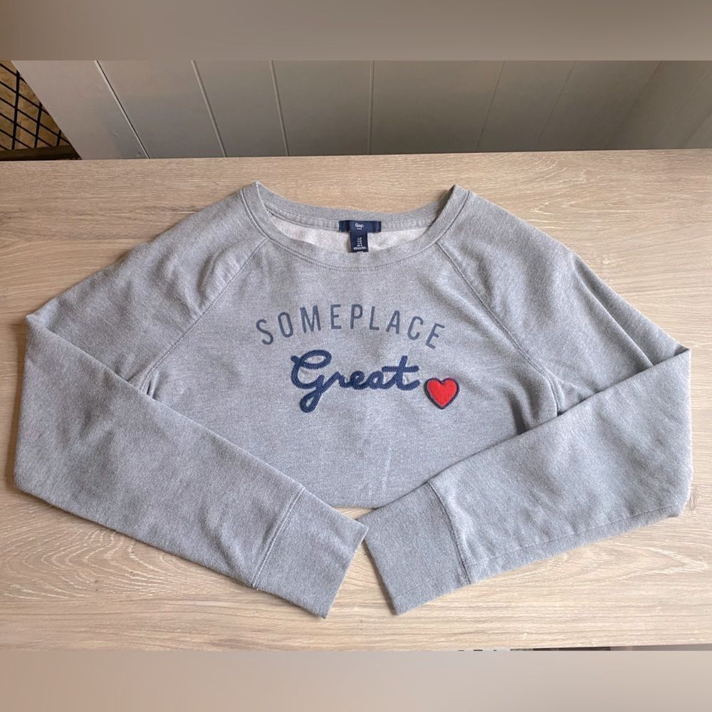 GAP SWEATSHIRT SOMEPLACE GREAT - SIZE SMALL - GRAY AND IRONIC